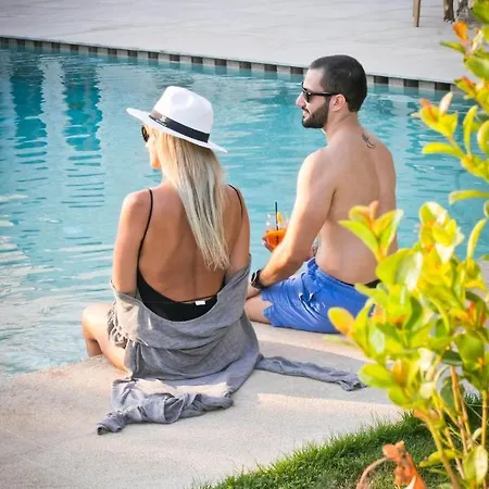 R&g Luxury Villa